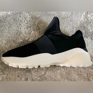 Really cute pair of JSlides women's shoes!